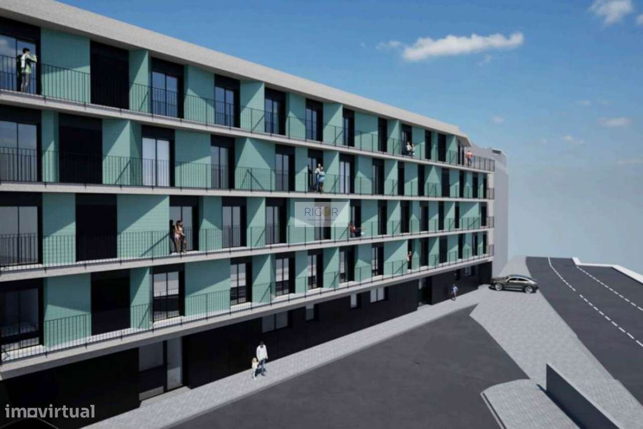 Apartamento T0 com varanda e garagem ao Pólo Universitário - Grande imagem: 2/9