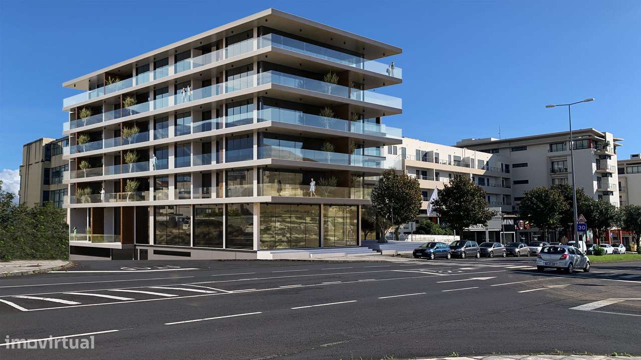 Espaço comercial em Ponta Delgada-9