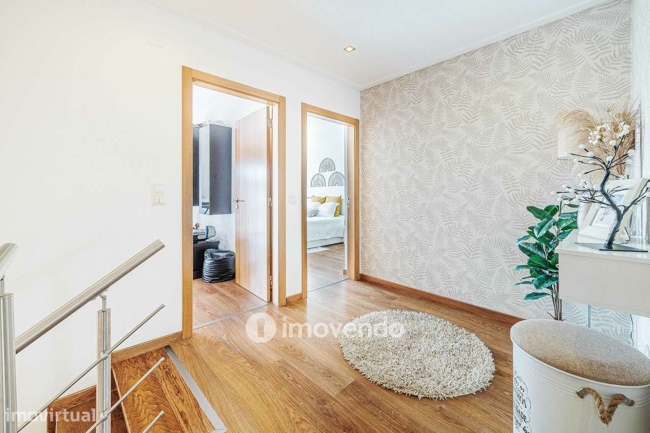 Apartamento T4 Duplex, com estacionamento e arrecadação, no Barreiro-29