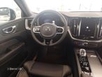 Volvo XC 60 2.0 B4 Plus Dark - 3