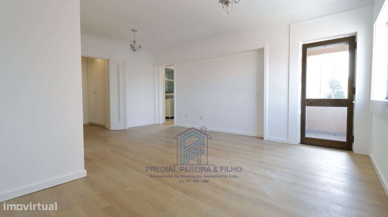 Apartamento T2 Remodelado - Rio Tinto | Centro - Junto ao Continente-4