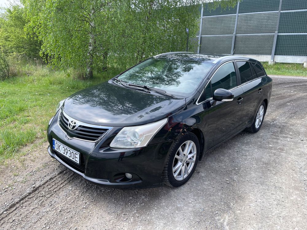 Toyota Avensis III 2.2 D-4D Sol Plus NAVI 2010