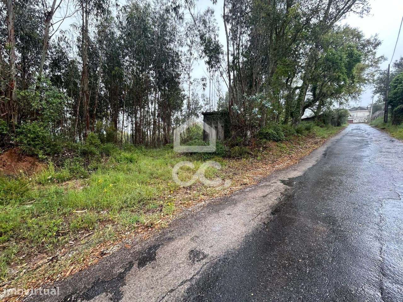 Terreno com 5400 m2 com viabilidade de construção, localizado junto à - Grande imagem: 4/16