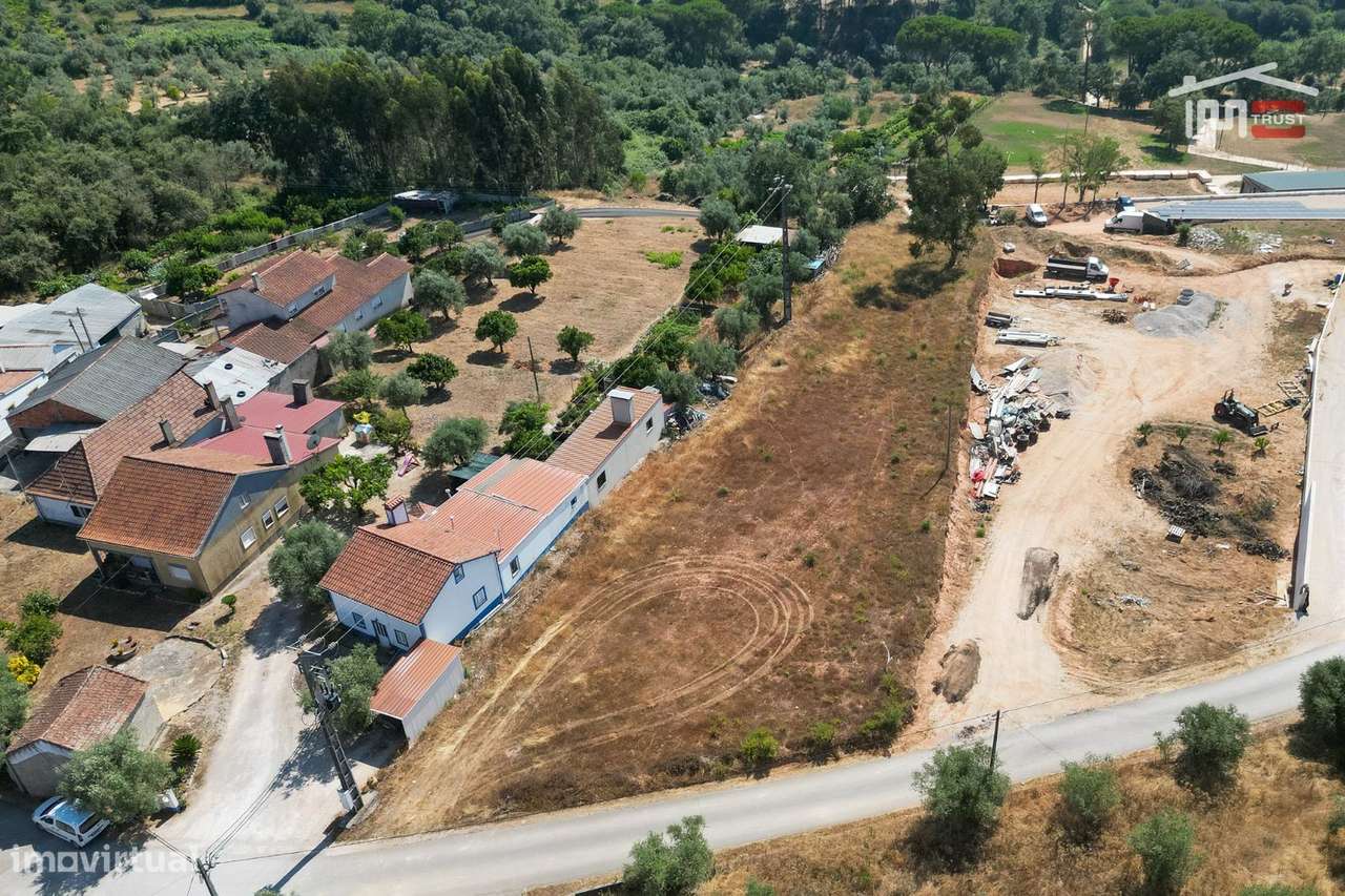 Terreno para construção - Grande imagem: 2/13