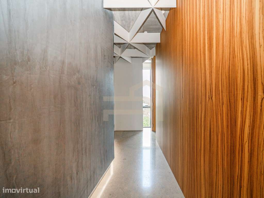 Exclusiva Moradia de Luxo com Design Contemporâneo-42