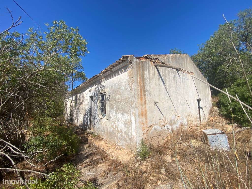 Moradia Tradicional Para Restauro Com Vista De Campo E Mar Loule