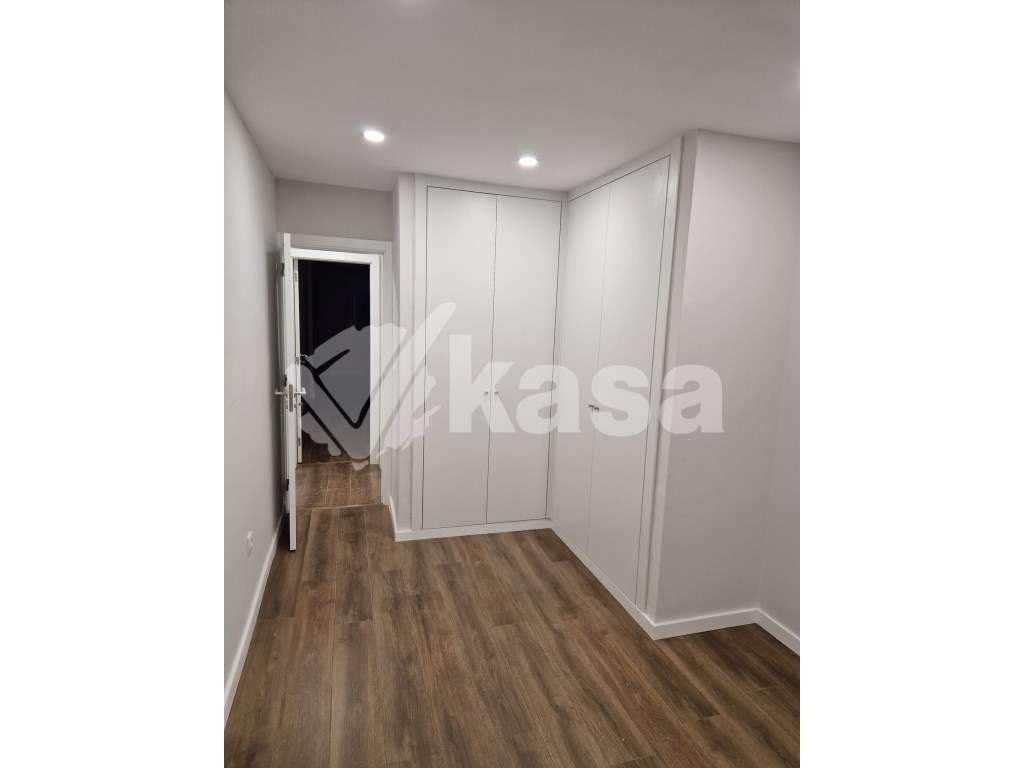 T3 Totalmente Remodelado no Centro do Barreiro - Grande imagem: 4/29