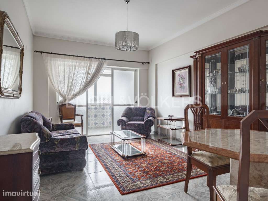 Apartamento T2, no Beato, com áreas generosas. - Grande imagem: 2/28