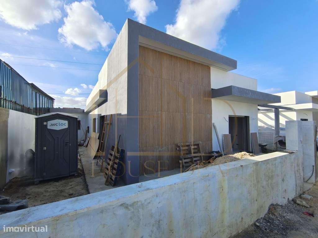 Moradia Térrea T3 +1 com Piscina. Pinhal do General. Fernão Ferro - Grande imagem: 4/36