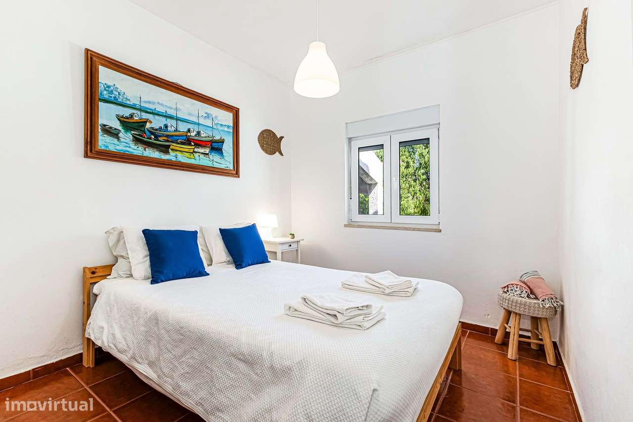 Casa geminada com caráter e vista para o mar em Burgau, Budens-13
