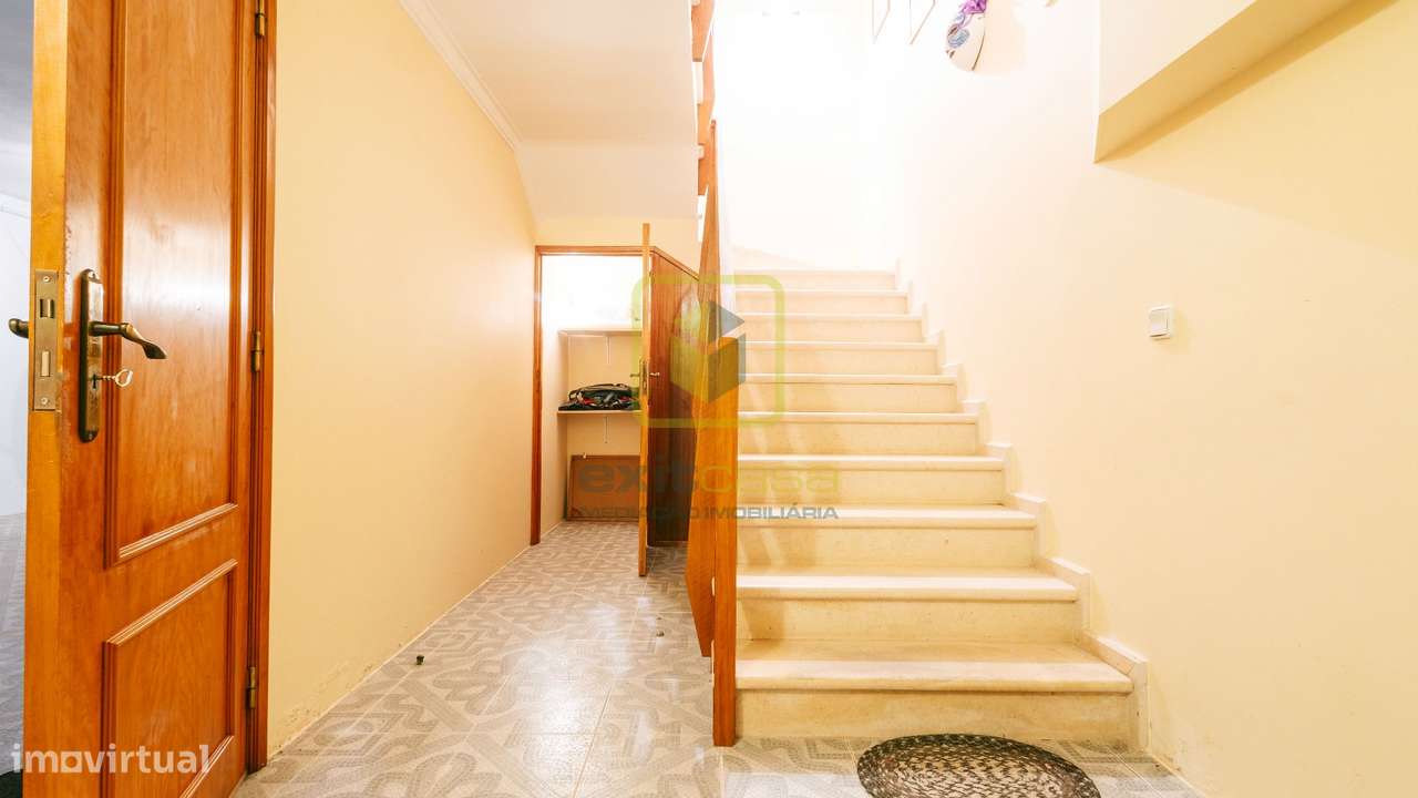 Moradia T3 Geminada-32