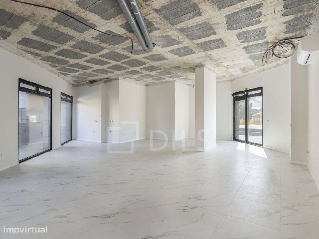 Loja situada no centro de Almancil, Loulé - Grande imagem: 3/10