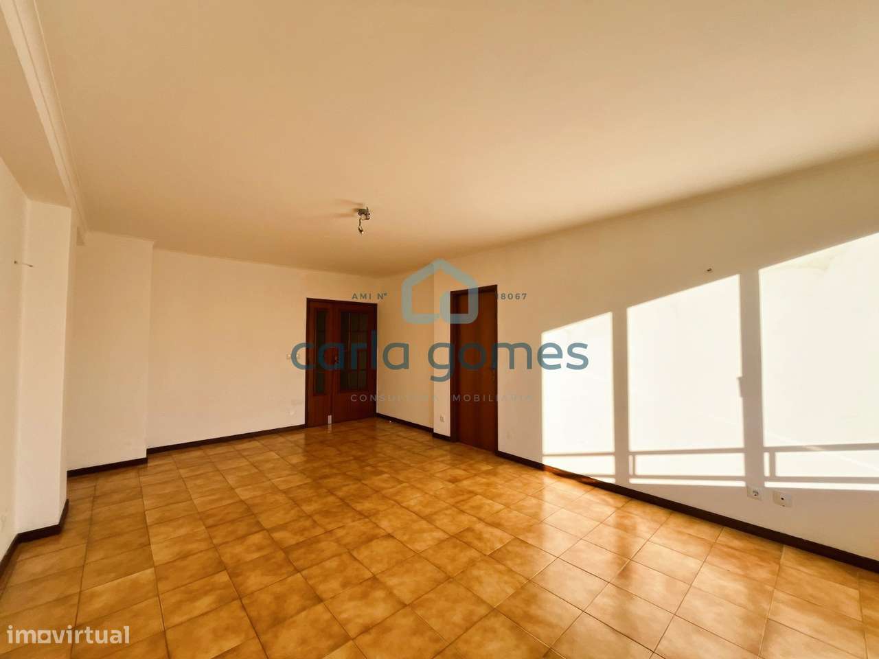 APARTAMENTO T2, 2 frentes, Águas Santas ( junto às piscinas) , Maia - Grande imagem: 5/22