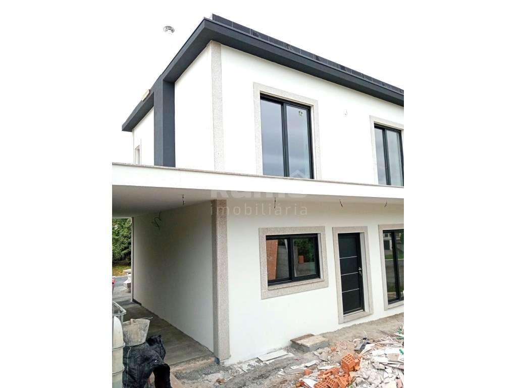 Moradia V4 Nova - Moderna e Independente - Grande imagem: 2/24