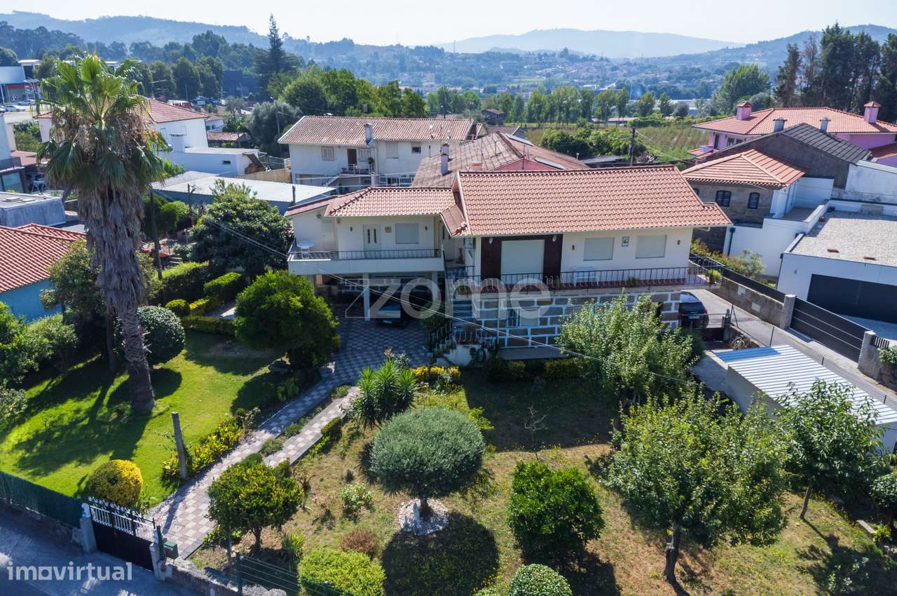 Moradia individual T4 + T3 em S. João Ponte - Grande imagem: 3/23