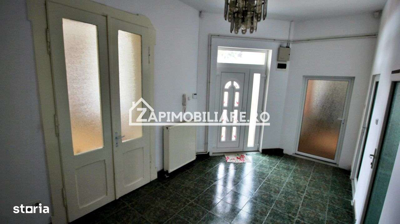 Casa 5 camere,3 băi,180 mp.teren 371 mp.Central - Imagine principală: 5/10