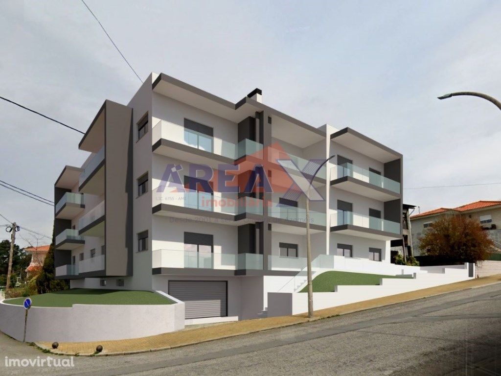 T1 - 1º andar com garagem fechada