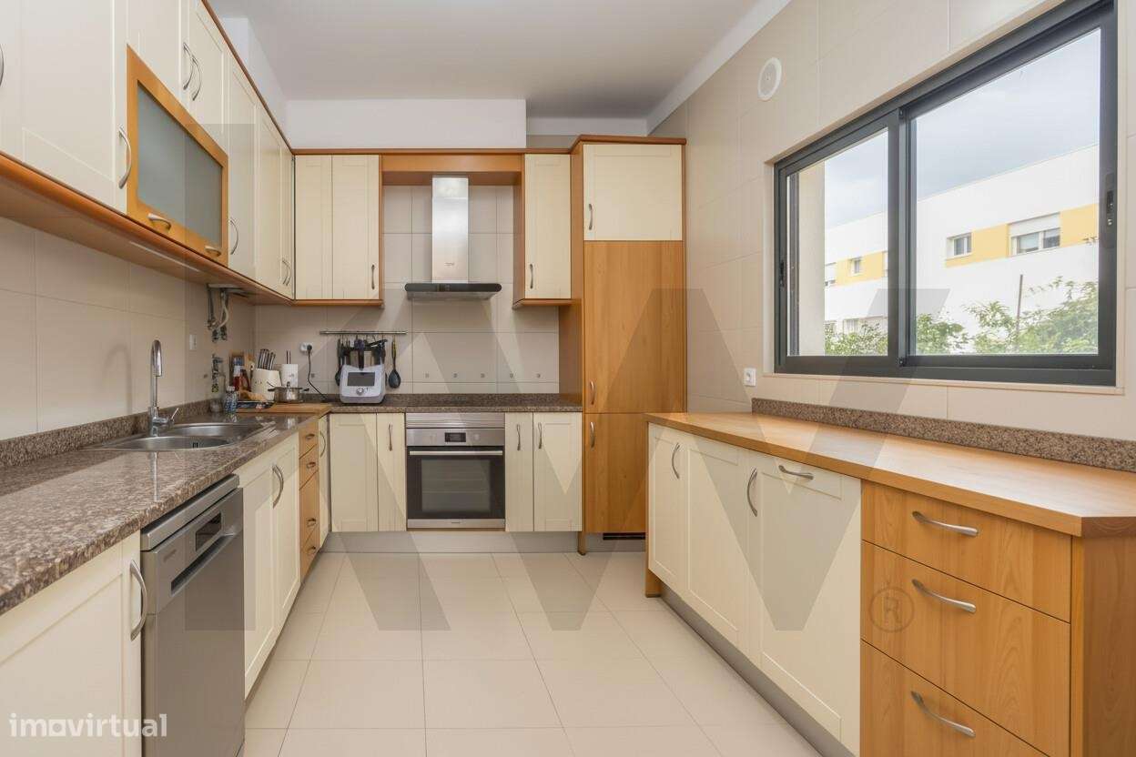 Moradia T4 em Alhos Vedros - Conforto e Espaço - Grande imagem: 3/46