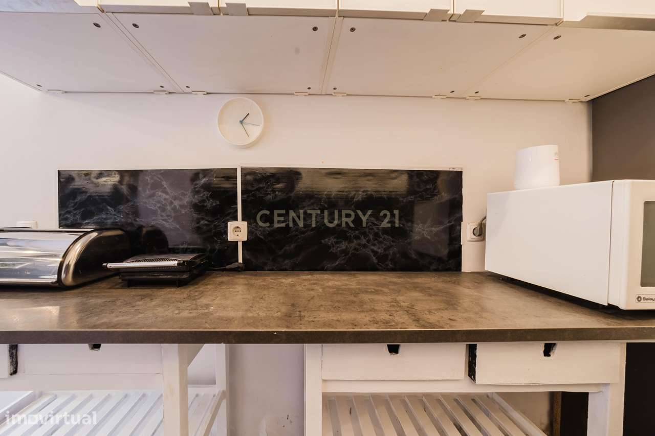 T2 com Amplo Terraço Privativo em Lisboa-23