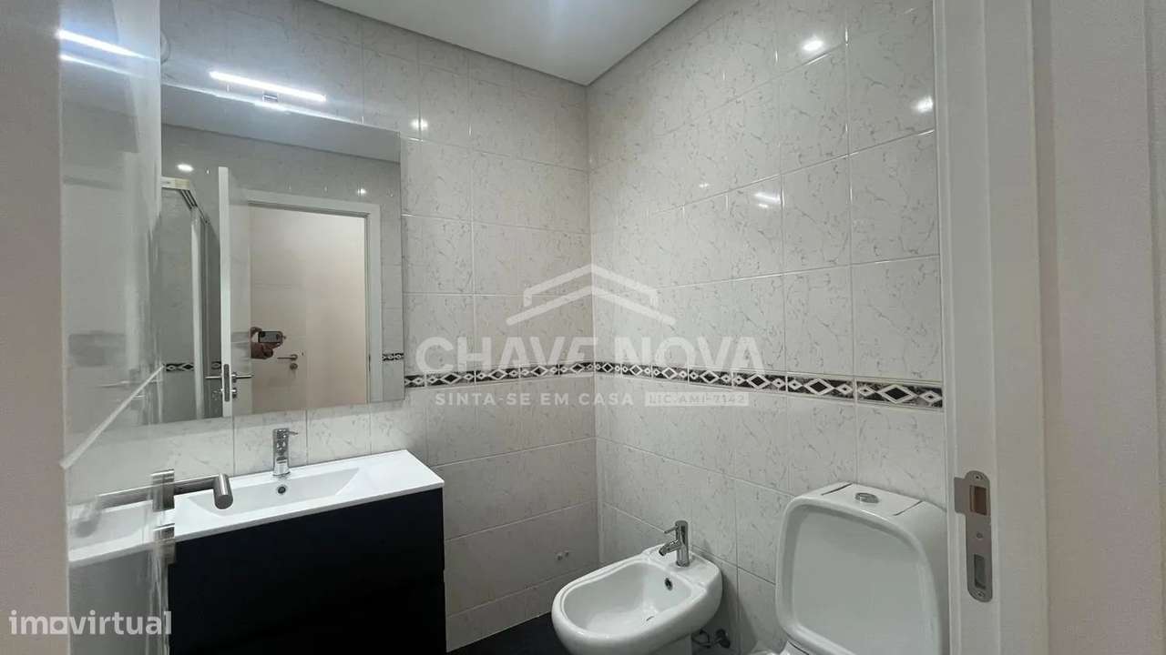 T2+1 Renovado na Madalena Com varanda, Box e Vista Mar  MAD/02209/CO-9