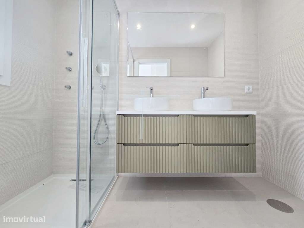 Moradia Isolada com piscina e garagem - Aroeira-25