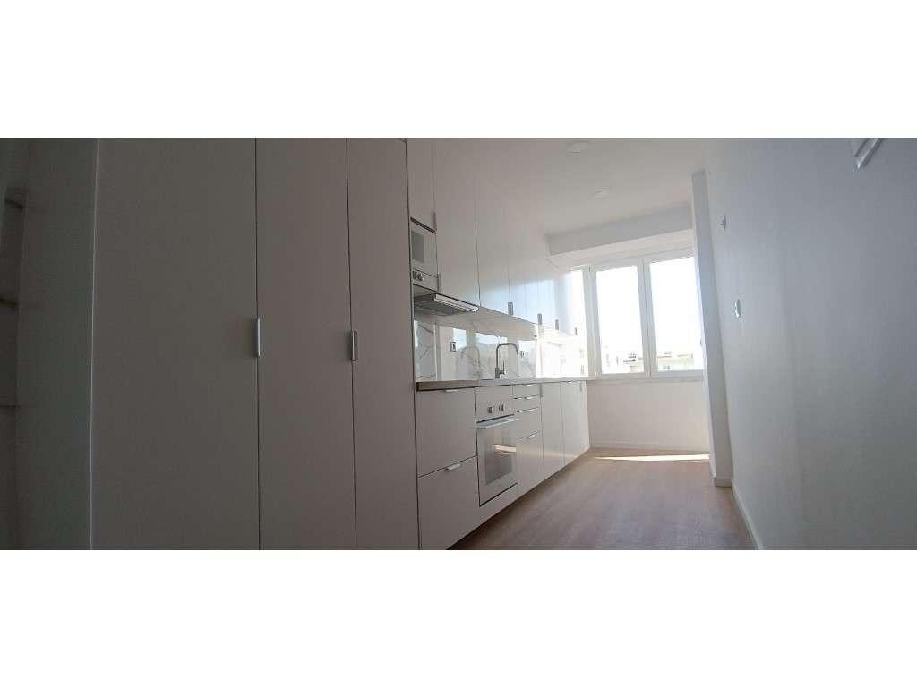 Apartamento T2 Remodelado Oeiras - Varanda Aberta - Grande imagem: 4/26