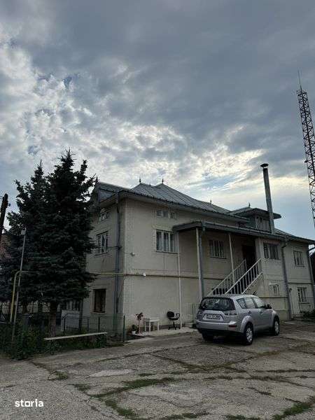 Vand casa in zona Zamca - Imagine principală: 3/8