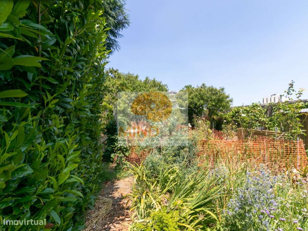 Venda Terreno Urbano Rua 5 de Outubro no Centro Histórico do Porto ...-17