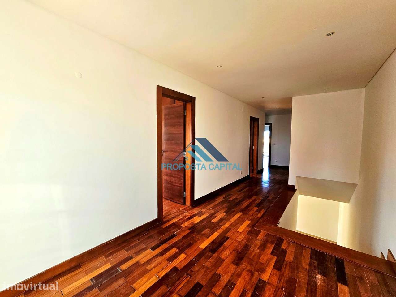 Moradia T4 com excelentes áreas exteriores - Oportunidade Única...-25