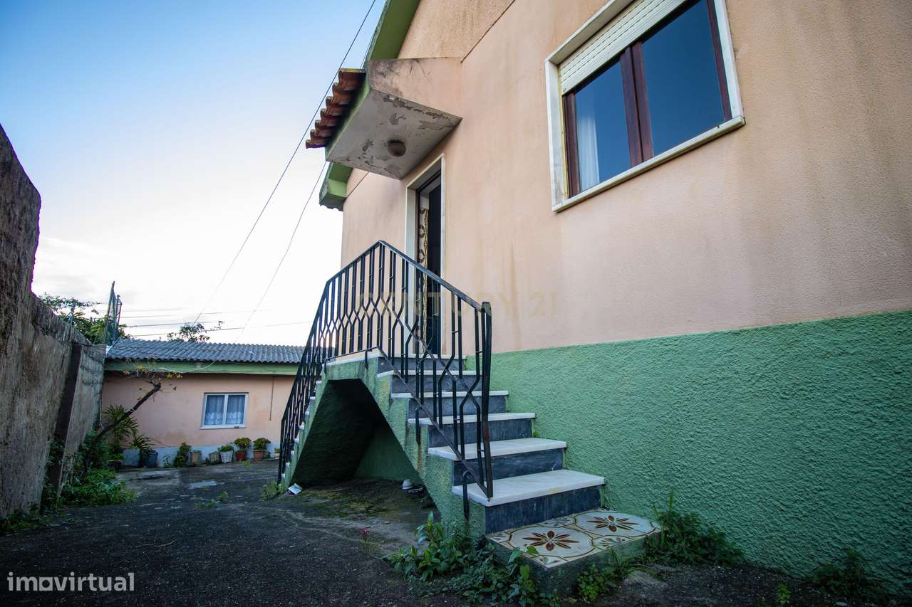 Moradia T3 Isolada com Garagem e Espaço Exterior – Pereira - Grande imagem: 4/31