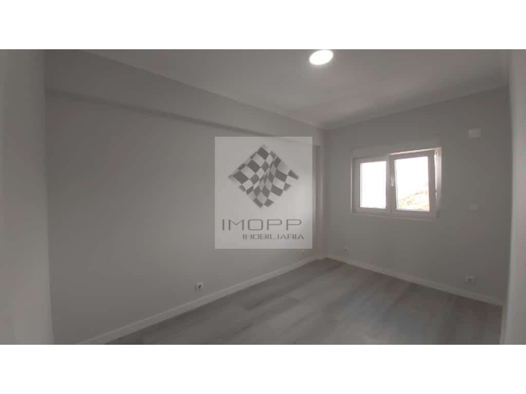 Apartamento T2 renovado às portas de Lisboa - Oportunidade única na...-13