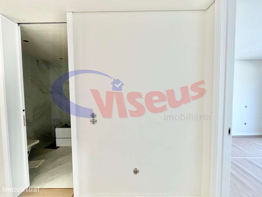 Apartamento T3 Penthouse Coimbrões-25