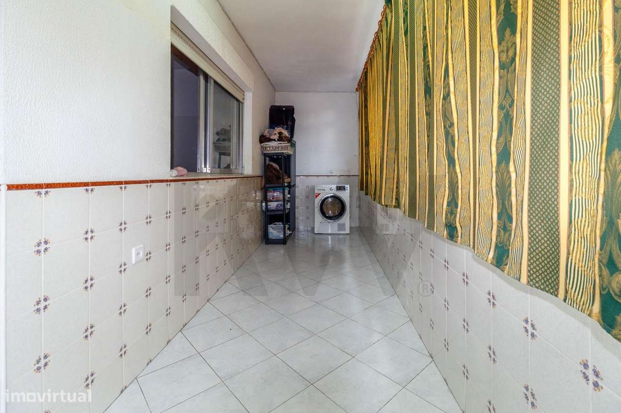 Moradia Térrea T2/T4 em Serzedo com Potencial de ser  T3 e Anexo T1 In - Grande imagem: 5/31
