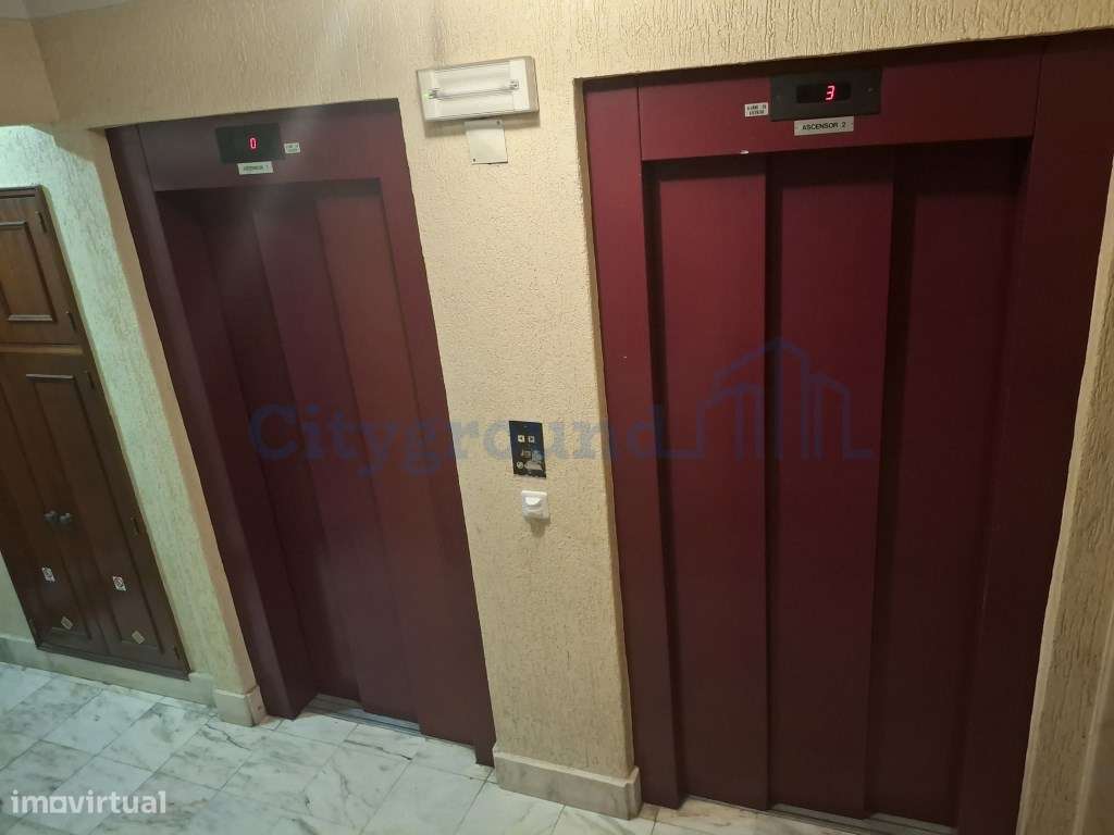 Ótimo apartamento T1 com varanda e arrecadação no Cacém - Grande imagem: 4/17