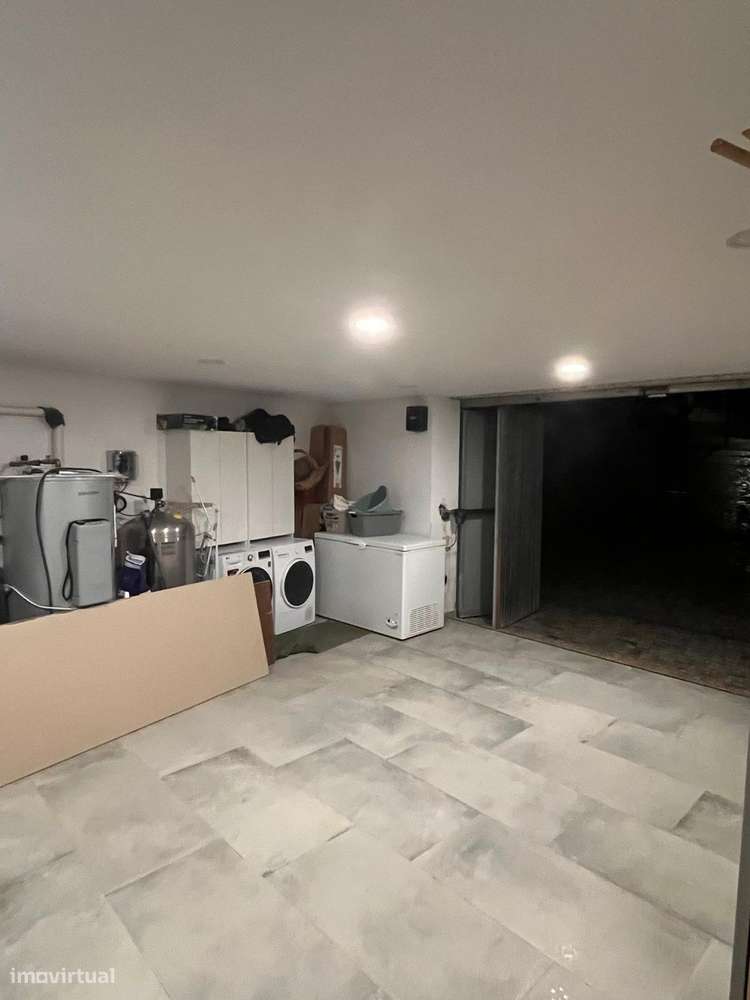 Moradia de Luxo com Piscina borda Infinita e 17.000 m² de Terreno-35