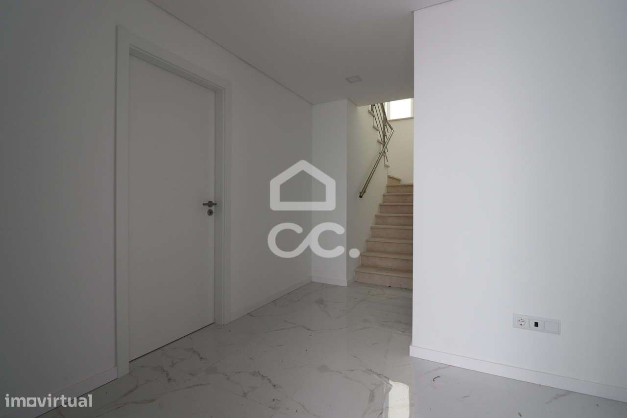 Moradia T3 nova em Arazede-11