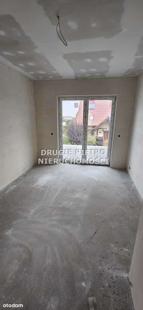 Segement z garażem i ogródkiem-7