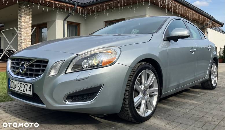 Volvo S60 T6 AWD Momentum - 9