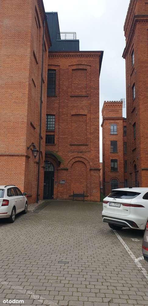 Dwupoziomowy apartament w loftach U Scheiblera-1