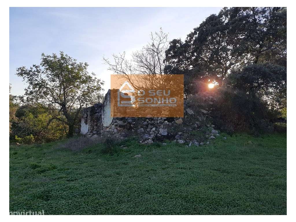Propriedade com Ruína perto de São Brás de Alportel - Grande imagem: 2/19