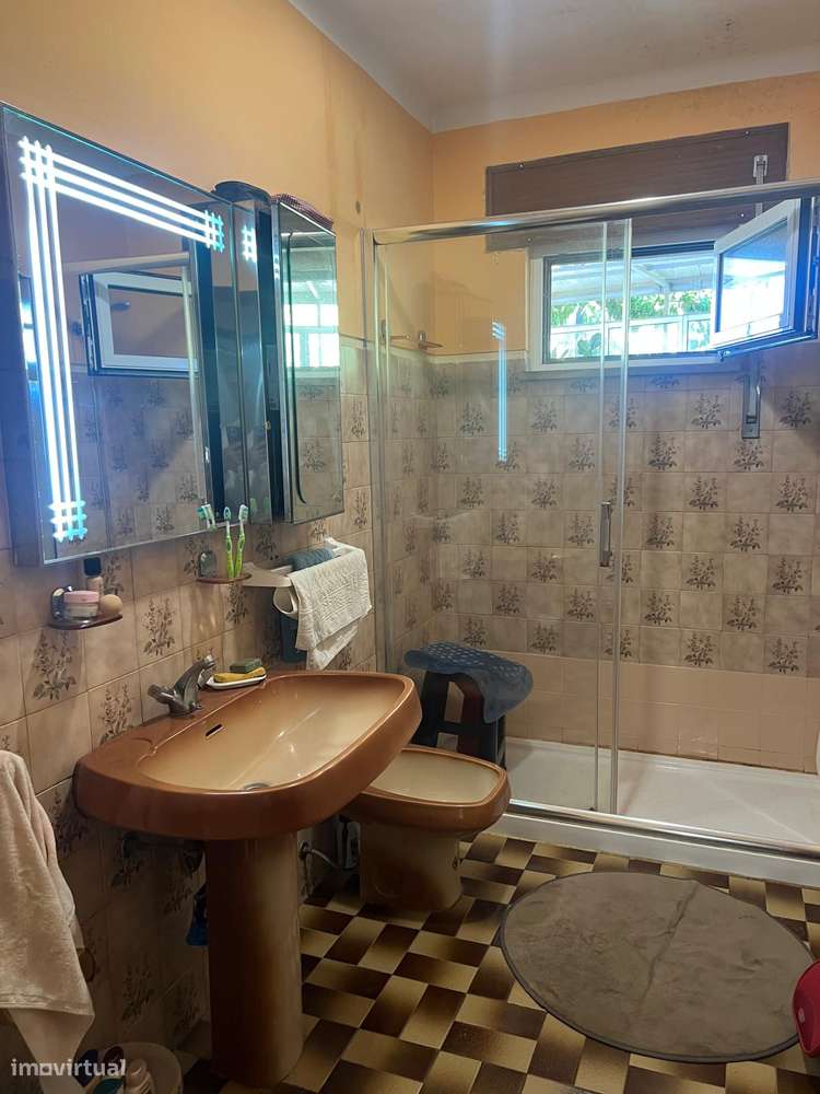 Moradia Isolada com vinha e lagar +  Garagem em Valdigem-22