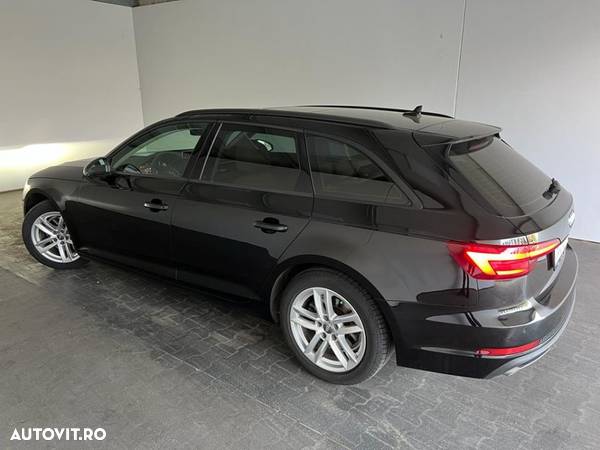 Audi A4 Avant 2.0 40 TDI quattro S tronic S Line - 27