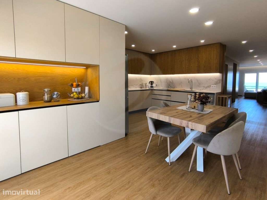 T2 Duplex com Terraço em 1ª Linha de Mar em Vila do Conde-0