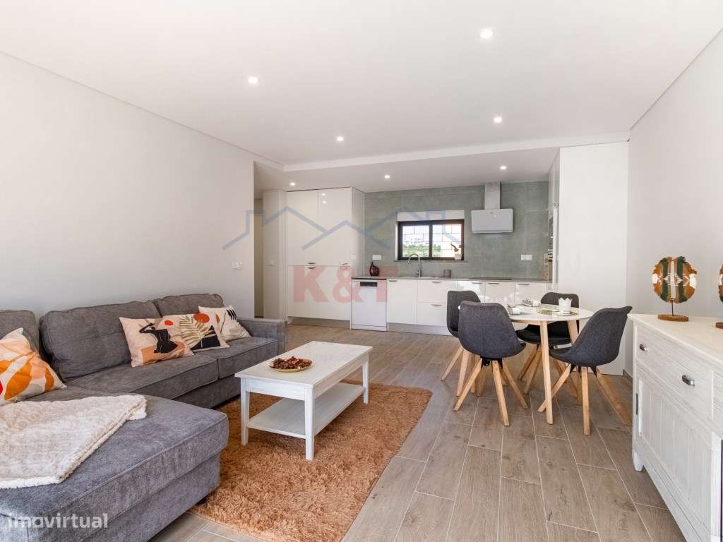 T2 na Praia da Rocha totalmente Remodelado-10