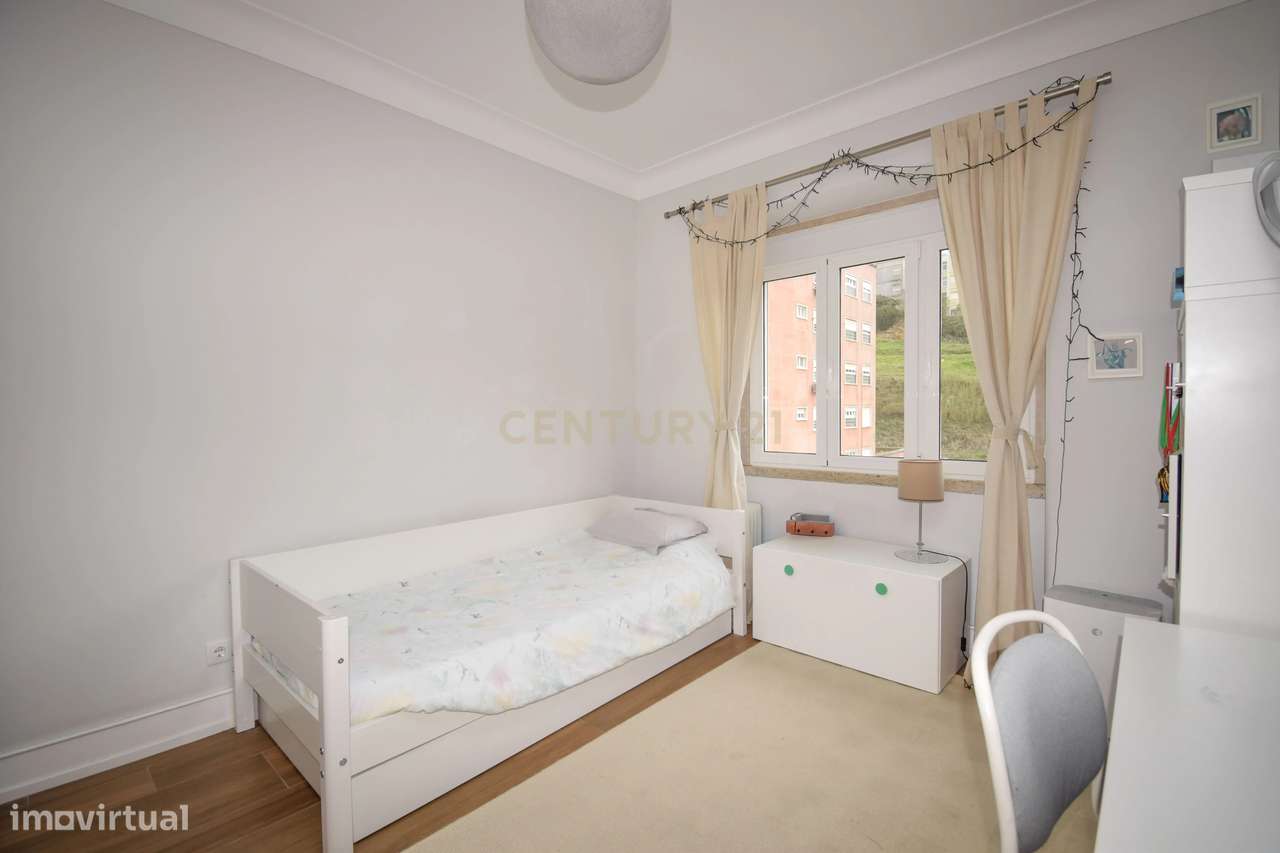 T3 Renovado | Luminosidade Natural | Localização Premium na Alameda /-10