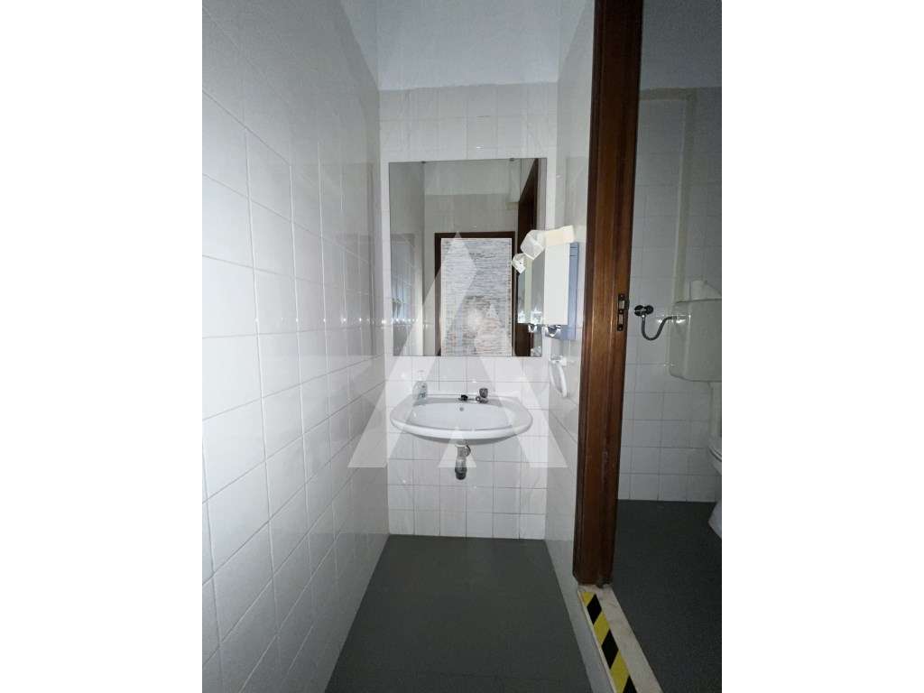 Edifício composto por Lojas e Escritórios no centro Histórico de Év...-8