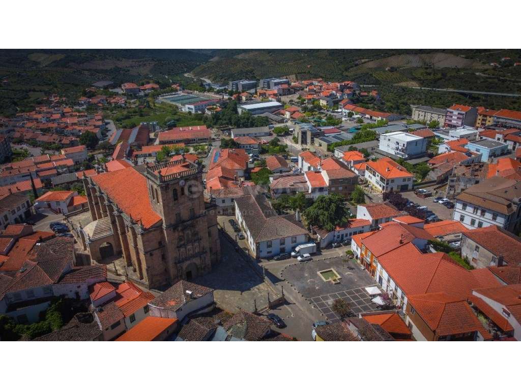 Casa Senhorial T7 situada no centro historico em Torre de Moncorvo. - Grande imagem: 5/48