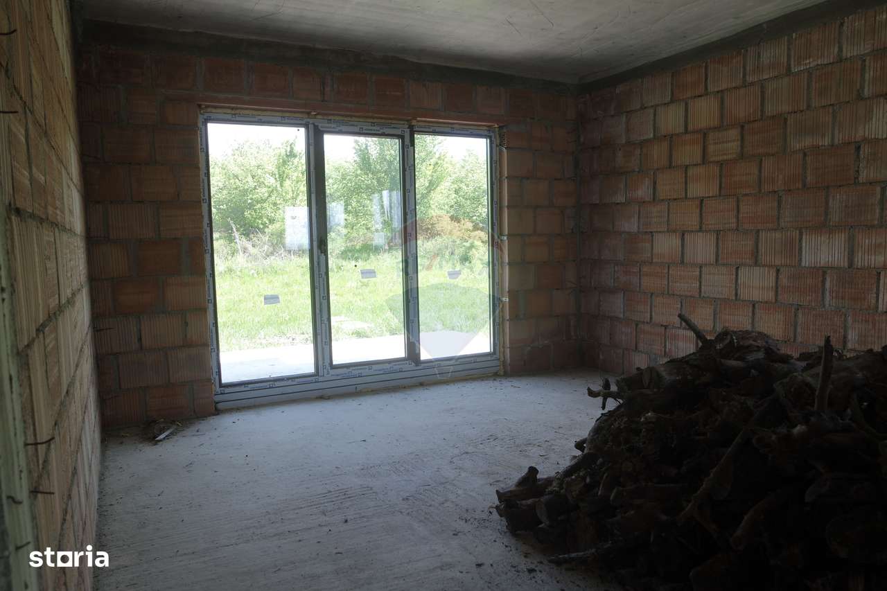 Casă de vânzare la rosu în Tăuții Măgherăuș-3