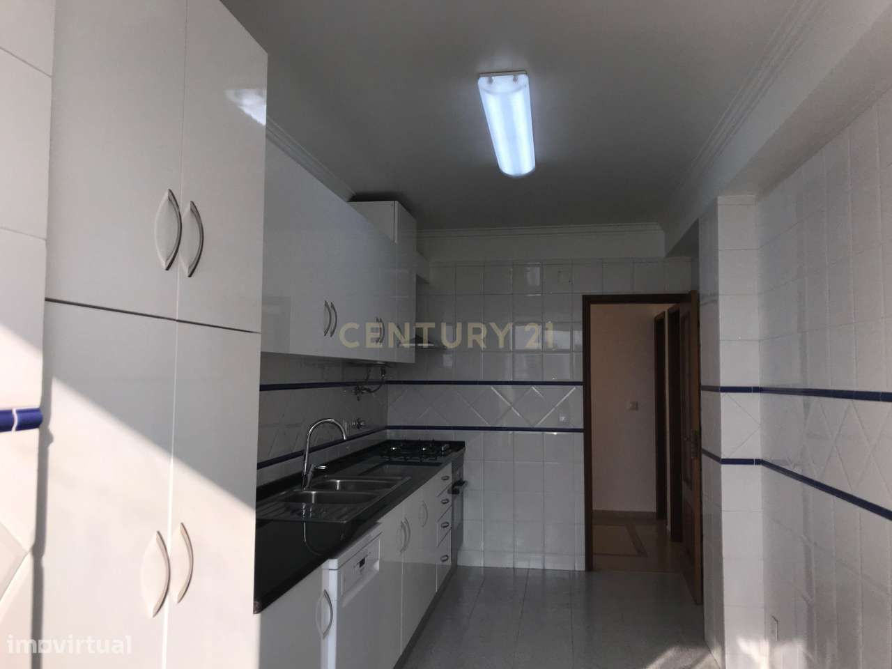 T3 Renovado com Vista Mar | Suíte | Box Fechada | Ericeira-20