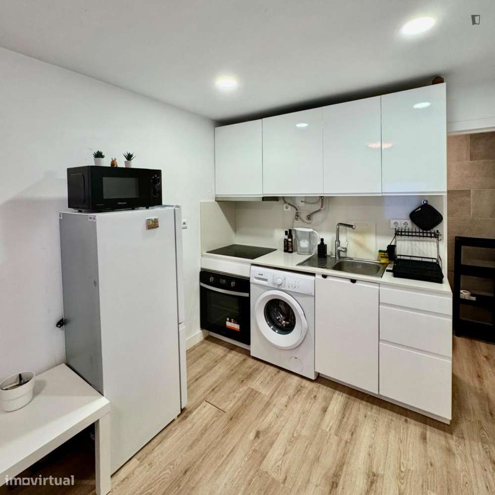 Quarto - localizado em Santos Lisbon - Grande imagem: 4/6